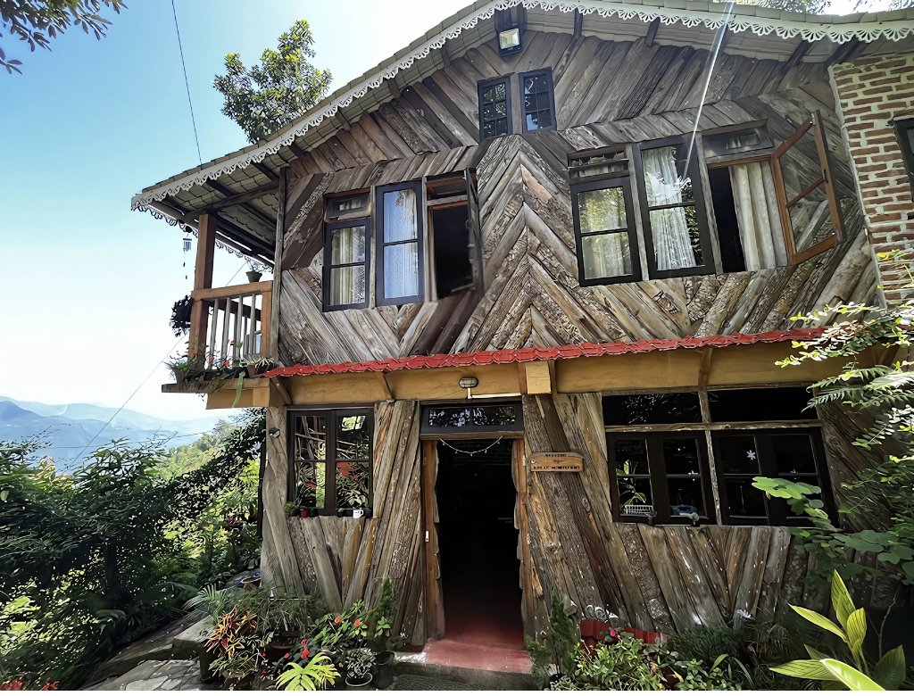 Homestay Near Tukvar Tea Estate