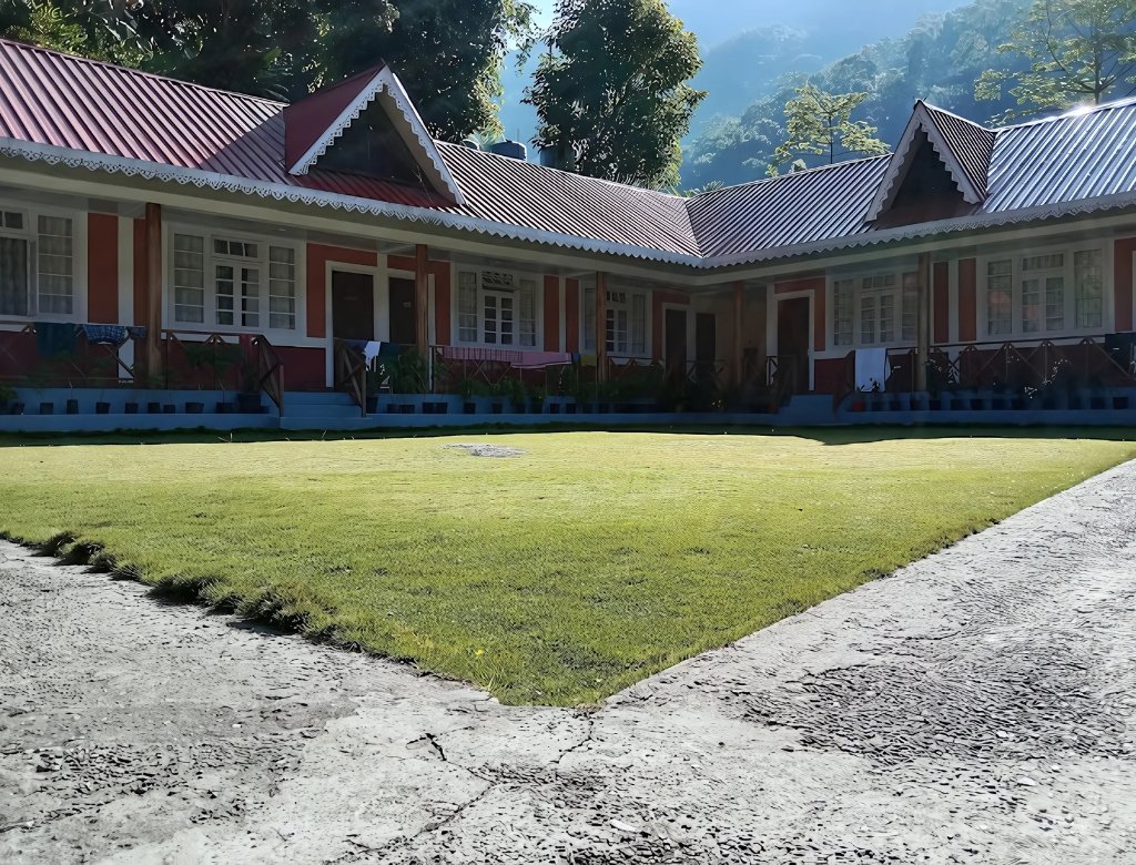 Homestay Near Rongpokhola