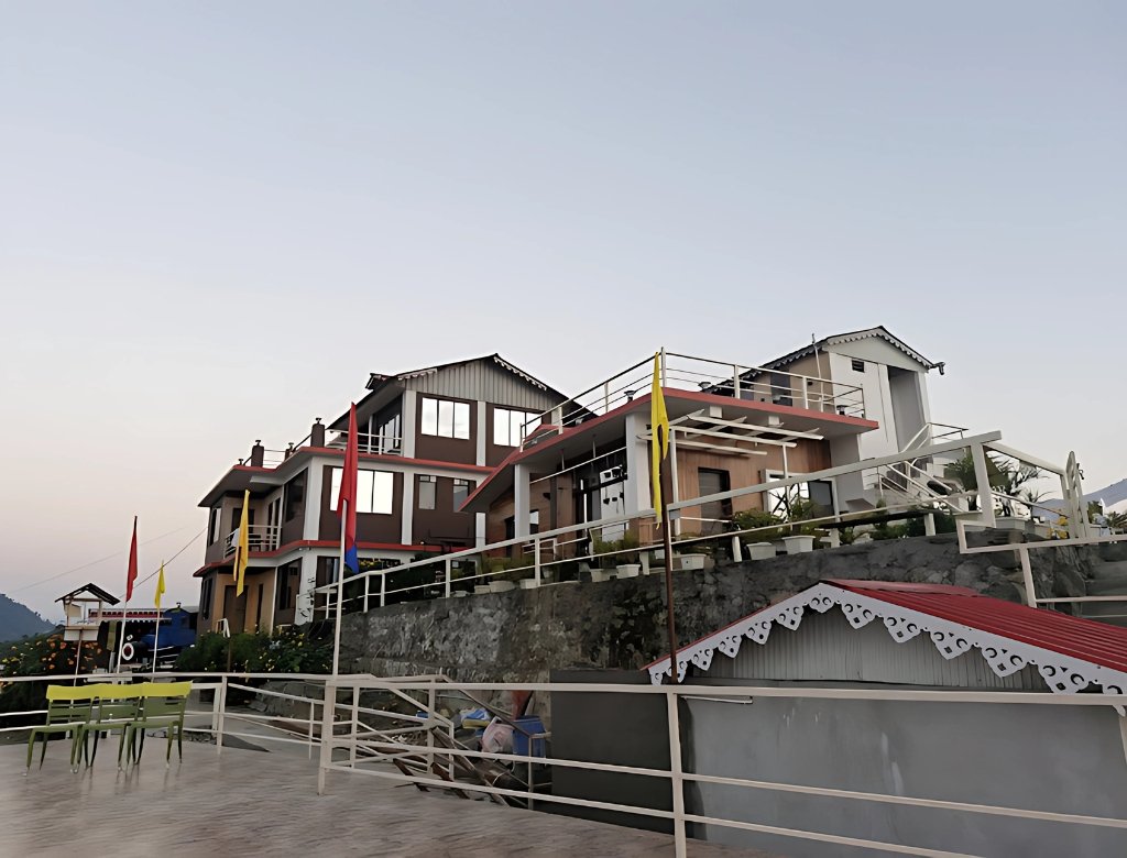 Resort & Homestay Near Samether