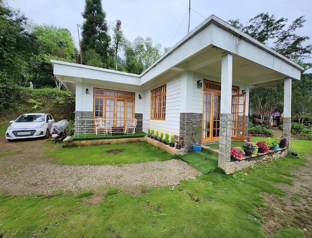 Kutir Near Mirik